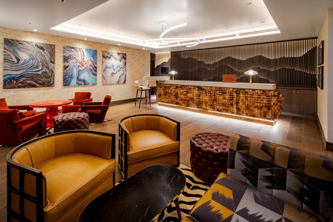 Five Zurich - Luxury City Resort Bagian luar foto The lounge at the airport