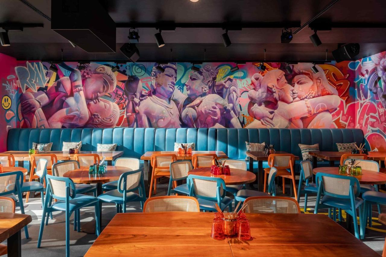 Five Zurich - Luxury City Resort Bagian luar foto Interior of a restaurant in the complex