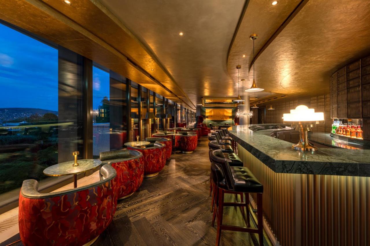 Five Zurich - Luxury City Resort Bagian luar foto The bar at the 101 Skybar
